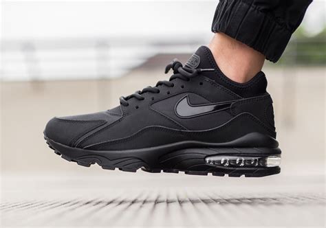 all black nike shoes
